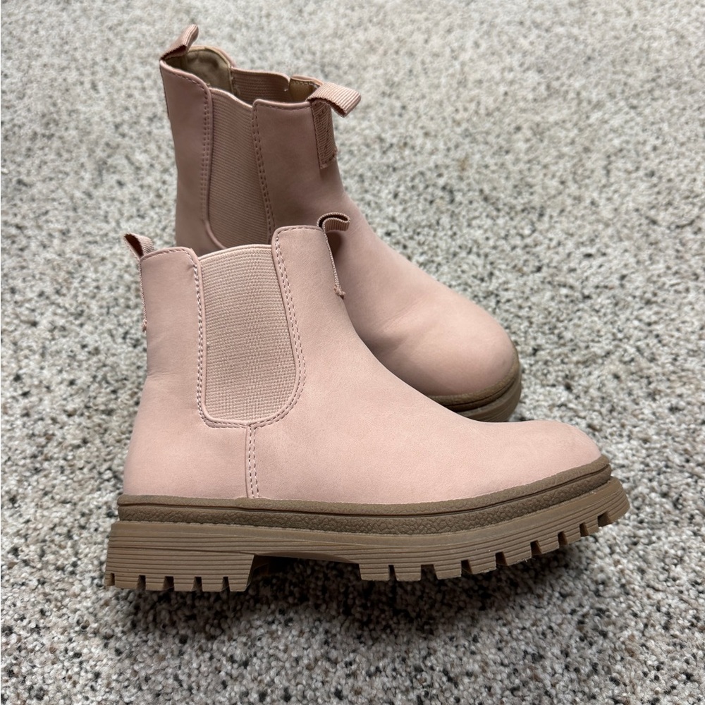 Chic Pink Chelsea Boots with Rugged Sole